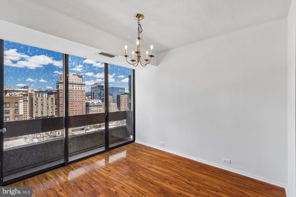 1326 Spruce Street - Photo 6