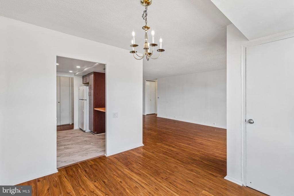 1326 Spruce Street - Photo 7