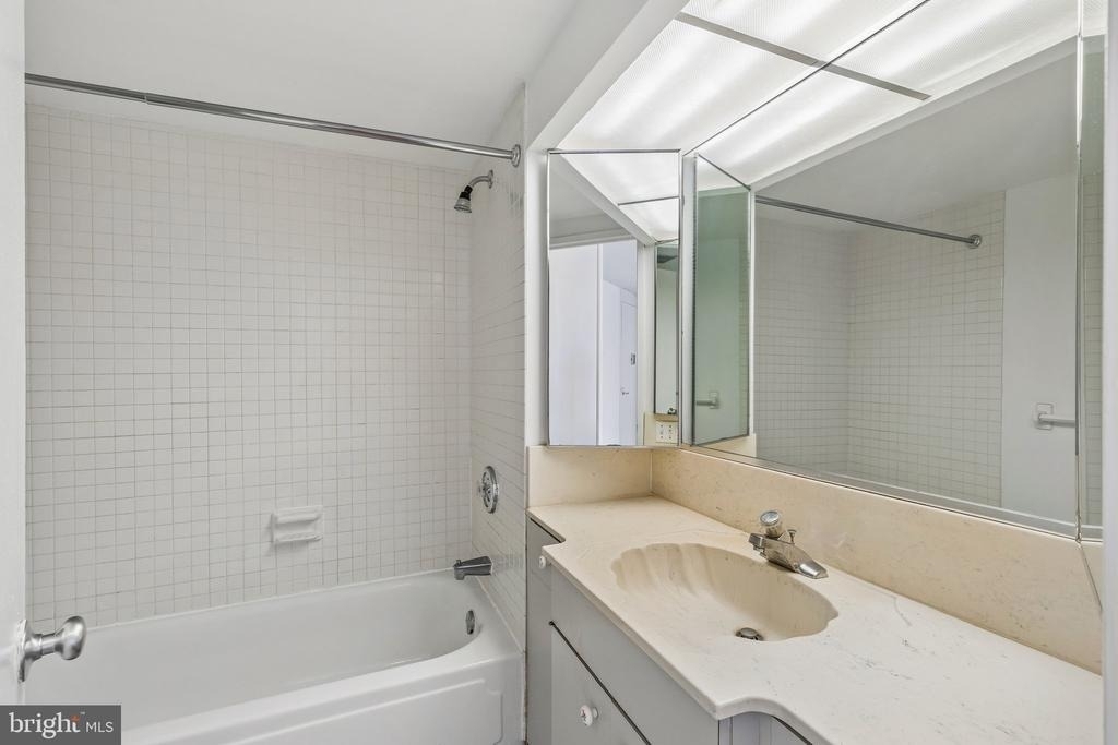 1326 Spruce Street - Photo 17