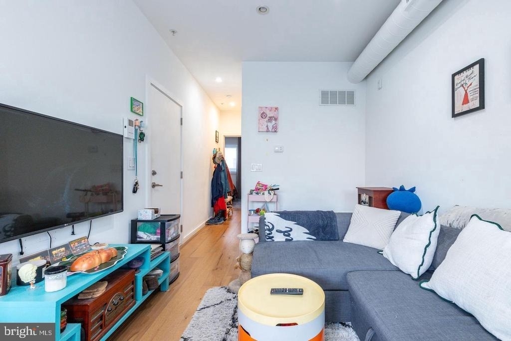 2228 Frankford Avenue - Photo 3