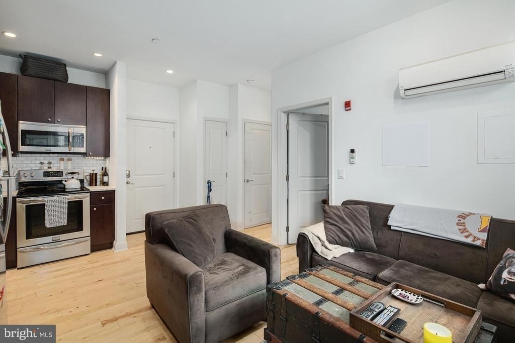427 Monroe Street - Photo 3