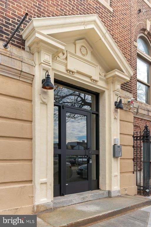 427 Monroe Street - Photo 10