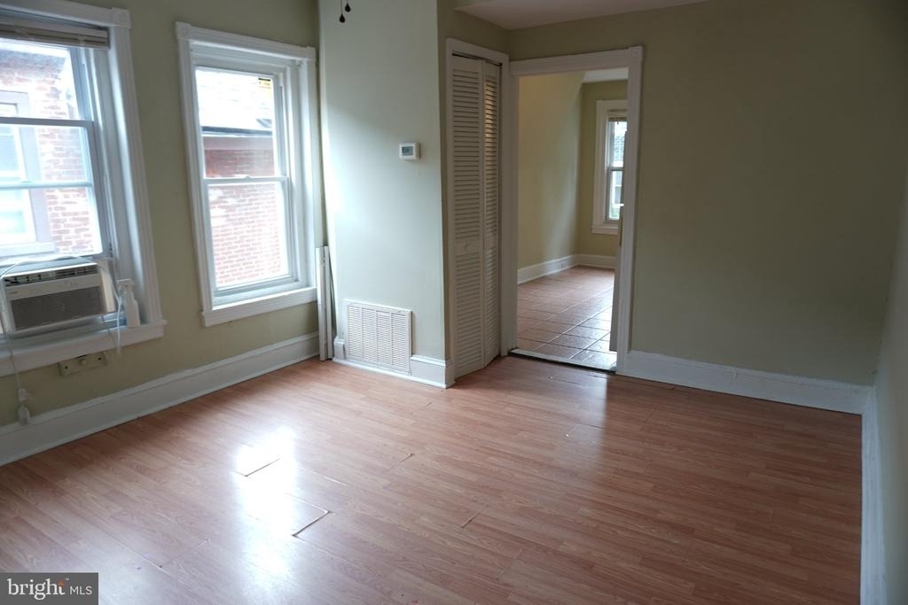 444 W Bringhurst Street - Photo 4