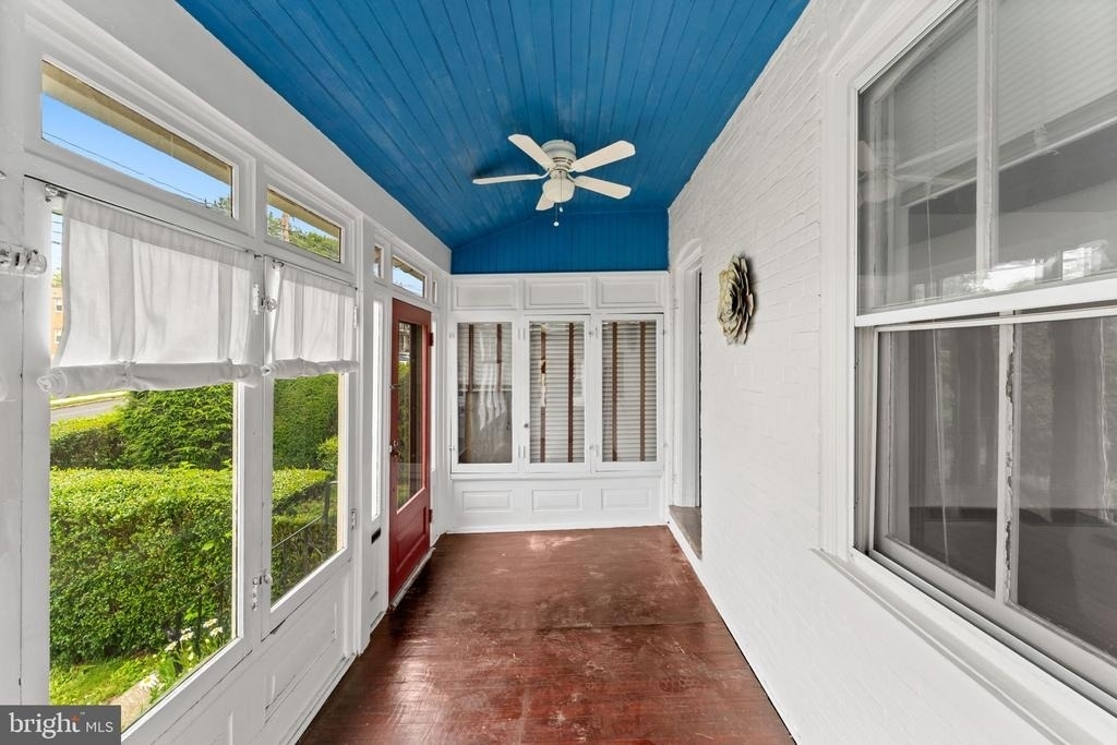 809 Ardmore Avenue - Photo 2