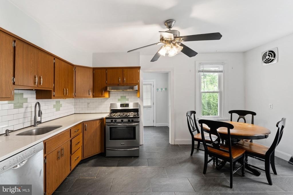 809 Ardmore Avenue - Photo 9