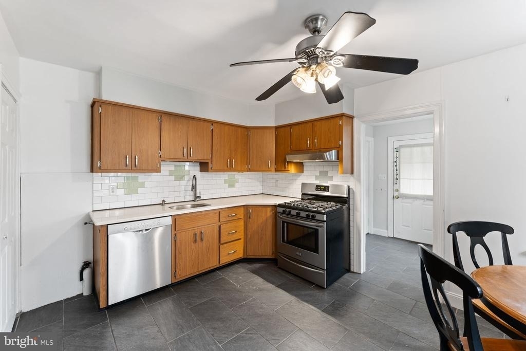 809 Ardmore Avenue - Photo 10