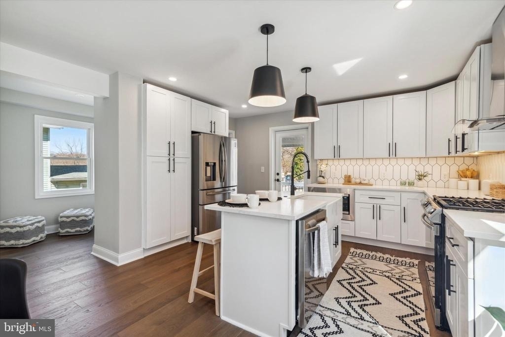 933 Henry Avenue - Photo 14