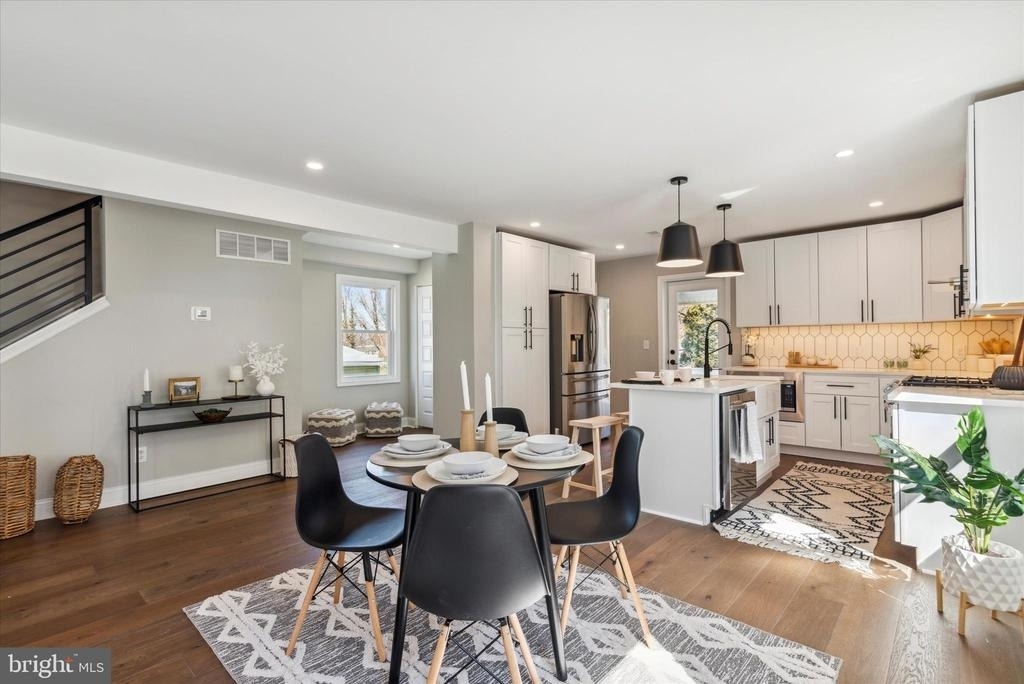 933 Henry Avenue - Photo 10