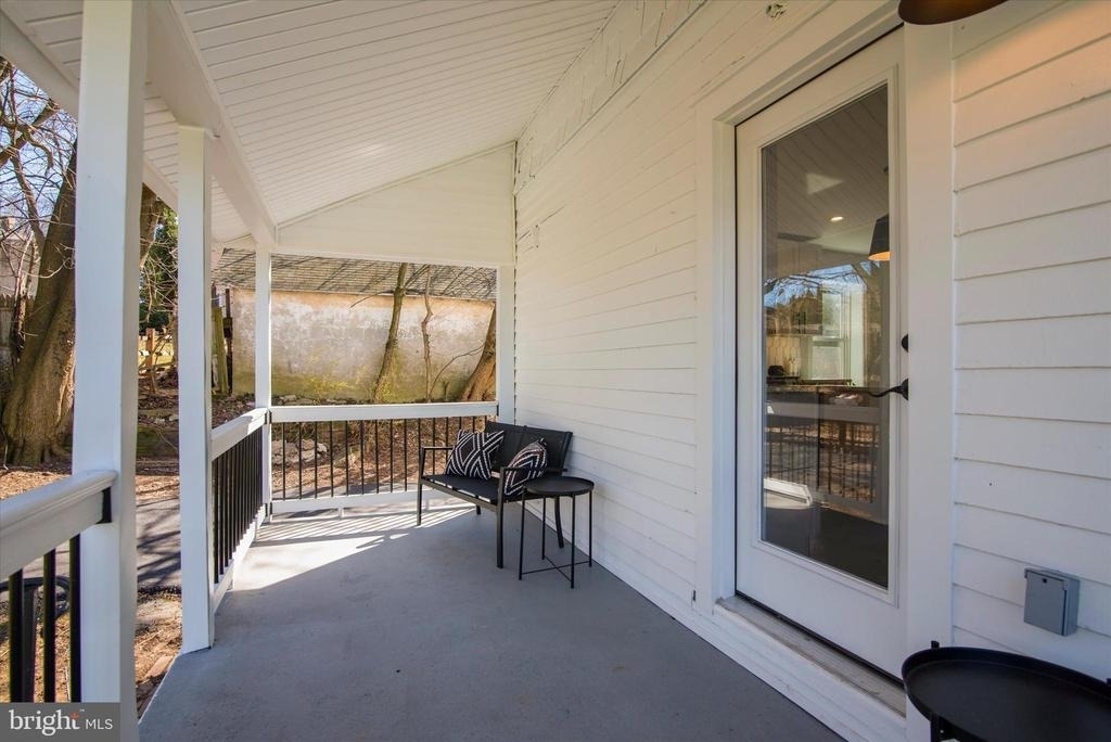 933 Henry Avenue - Photo 41