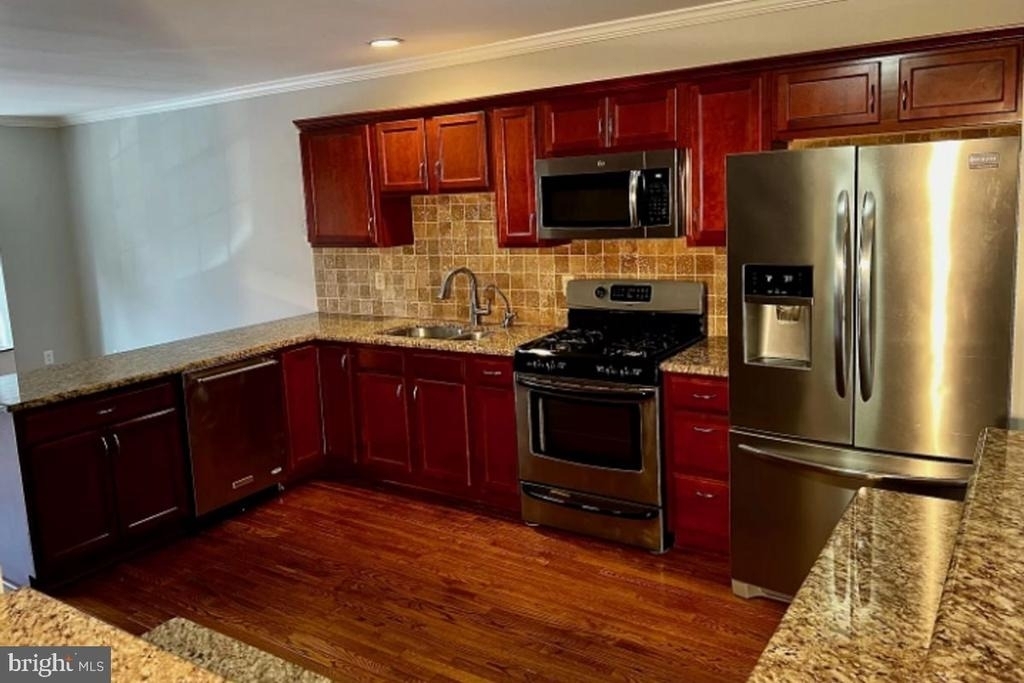 1424 Redwood Court - Photo 3