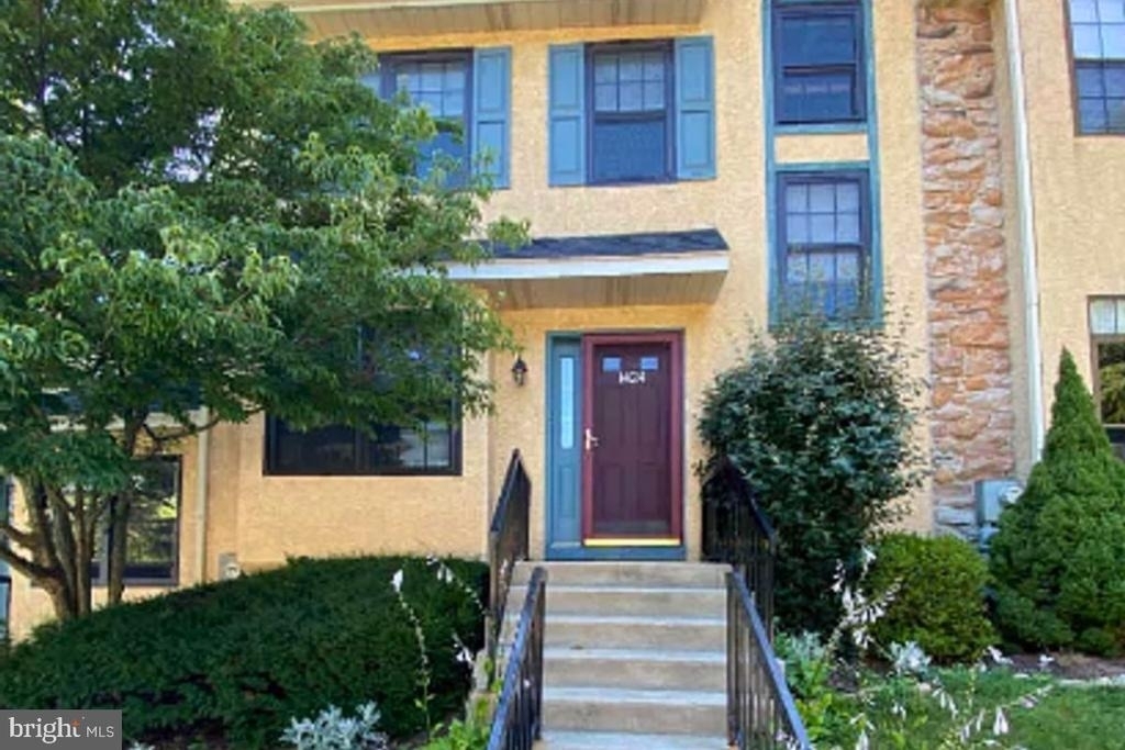 1424 Redwood Court - Photo 0