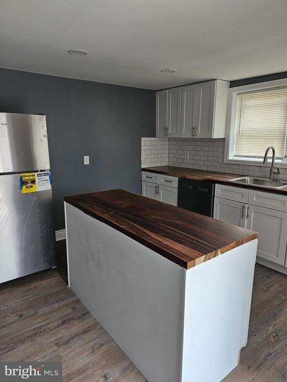 48 Old Lancaster Road - Photo 1