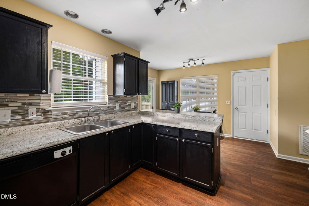 208 Texanna Way - Photo 3