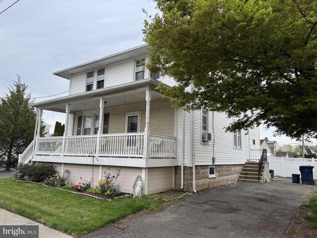 31 Eldridge Avenue - Photo 0