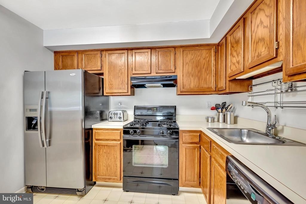 302 Trinity Court - Photo 6