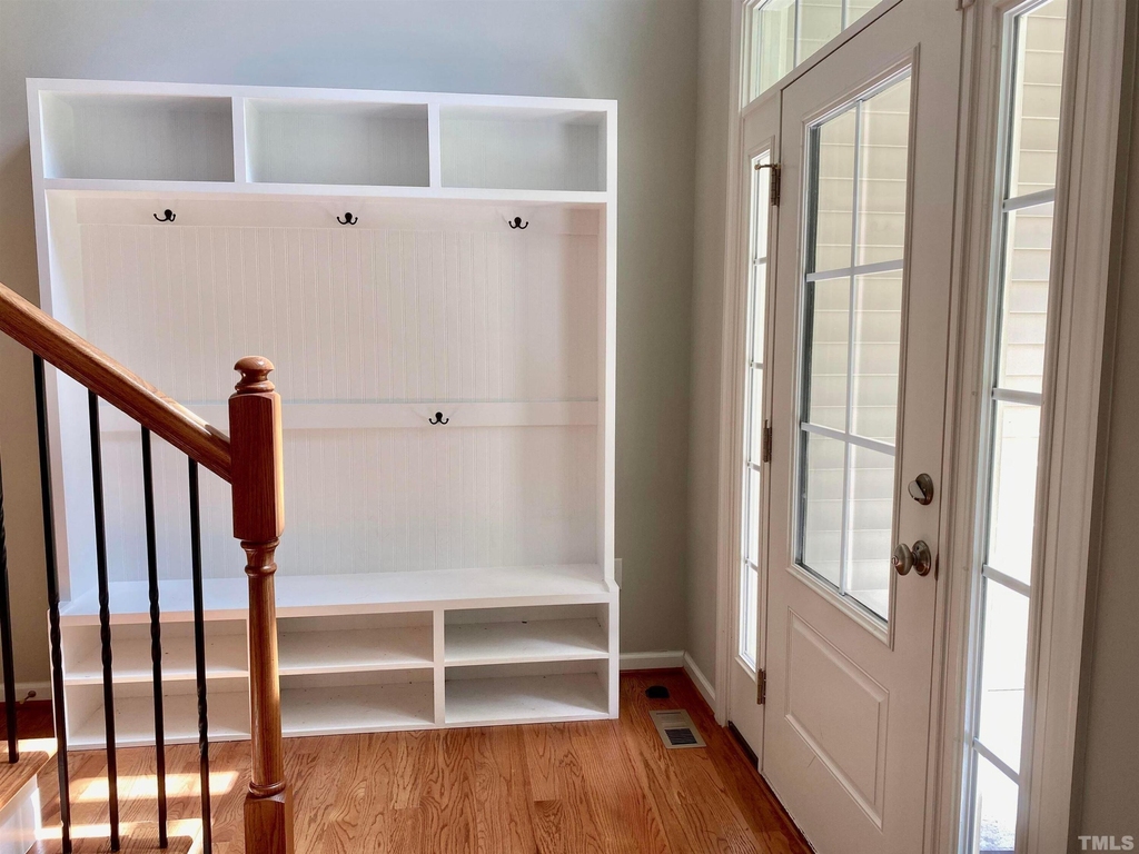 207 Lake Drive - Photo 4