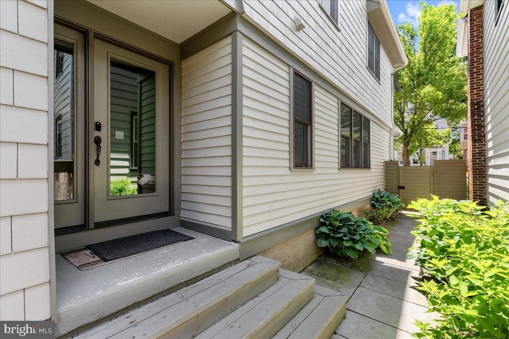 23 Leigh Avenue - Photo 2