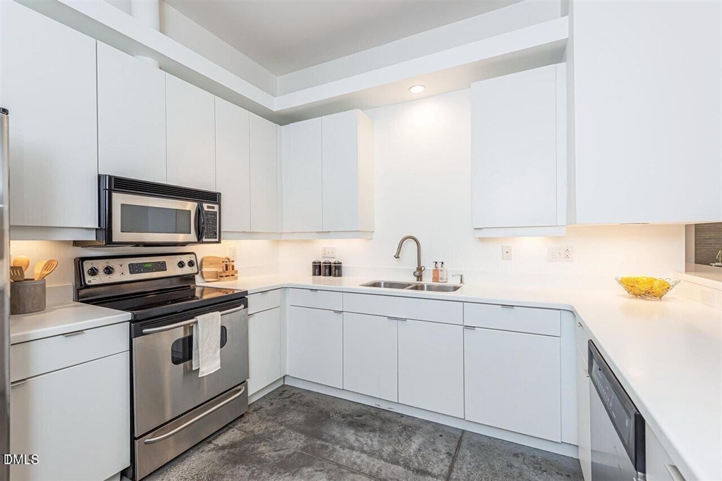 319 Fayetteville Street - Photo 36