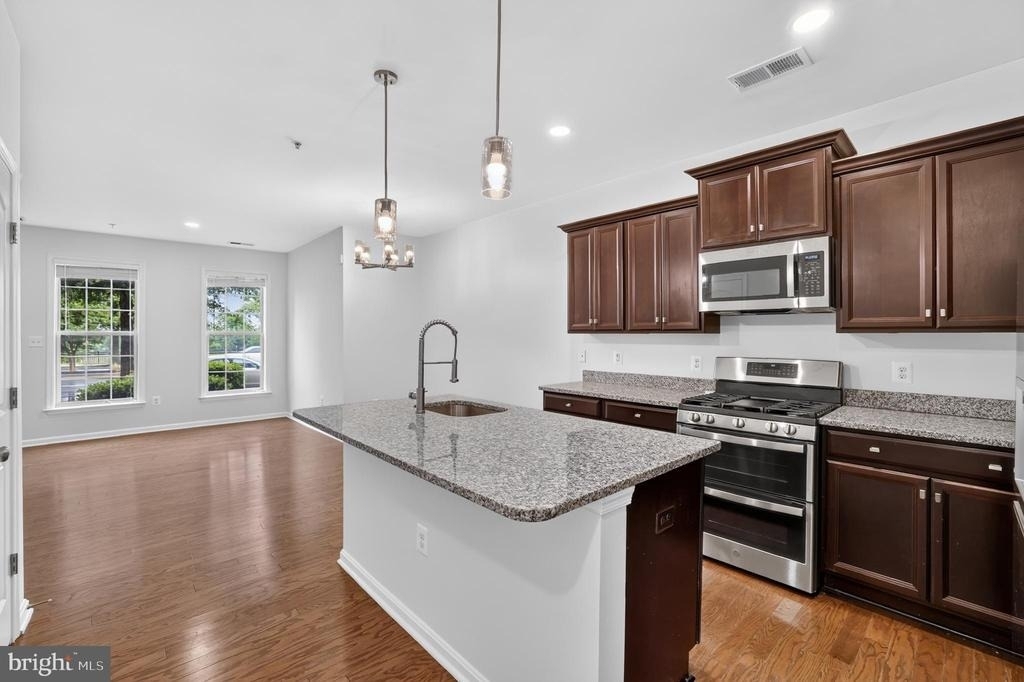 2613 Campus Way N - Photo 8