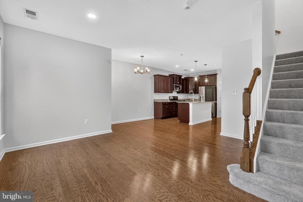 2613 Campus Way N - Photo 5