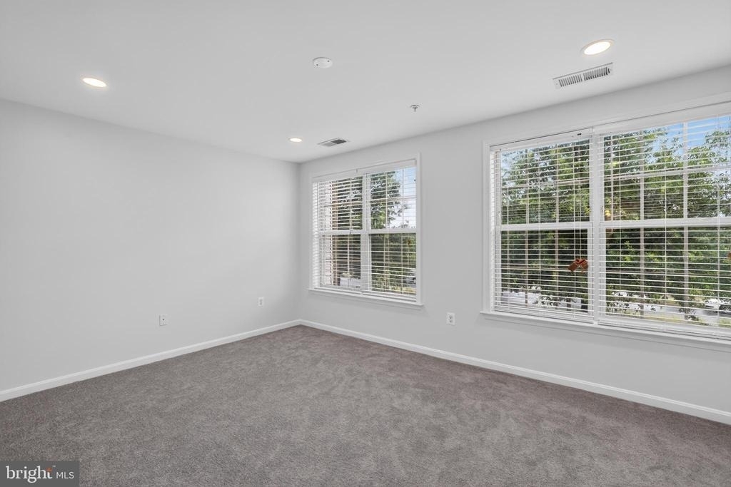 2613 Campus Way N - Photo 11