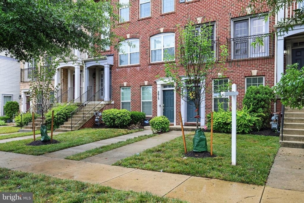 2613 Campus Way N - Photo 1