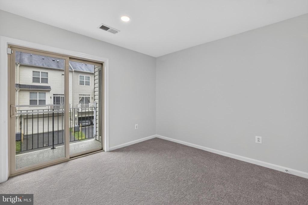 2613 Campus Way N - Photo 20