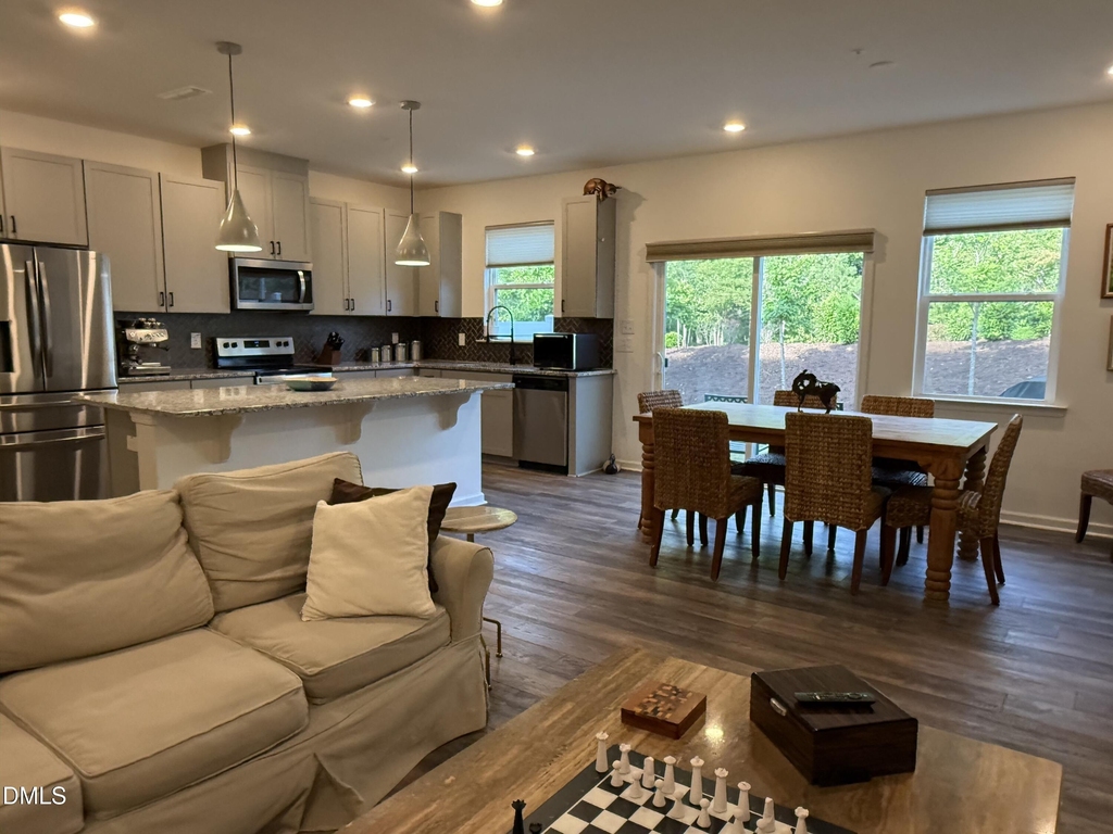 111 Golden Gate Lane - Photo 3