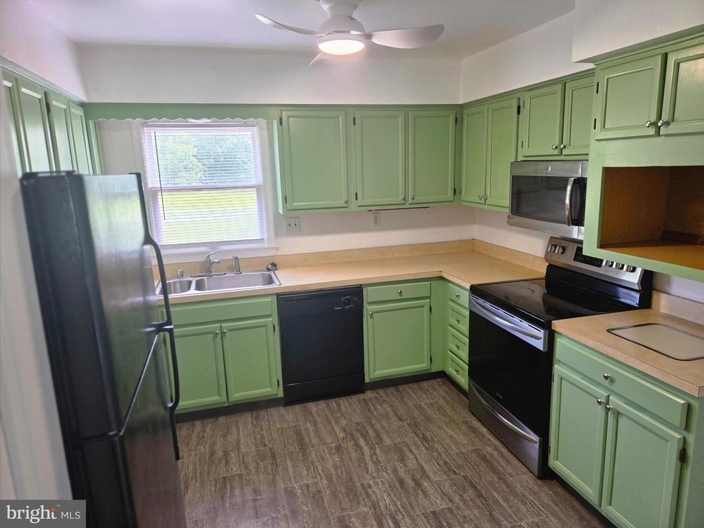 16400 Candy Hill Road - Photo 8