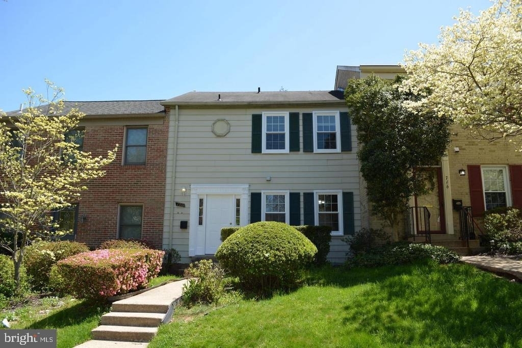 714 Hurley Avenue - Photo 0