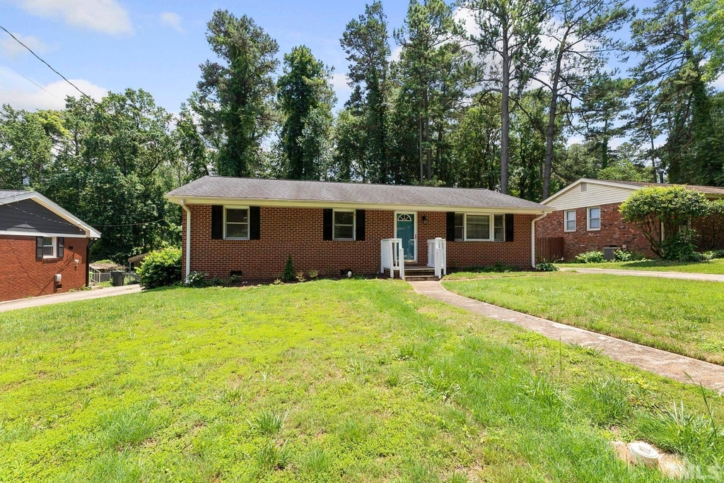 2808 Bardwell Road - Photo 2