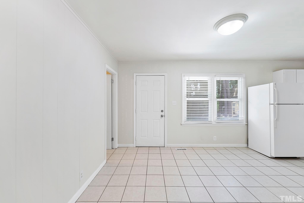 2808 Bardwell Road - Photo 6