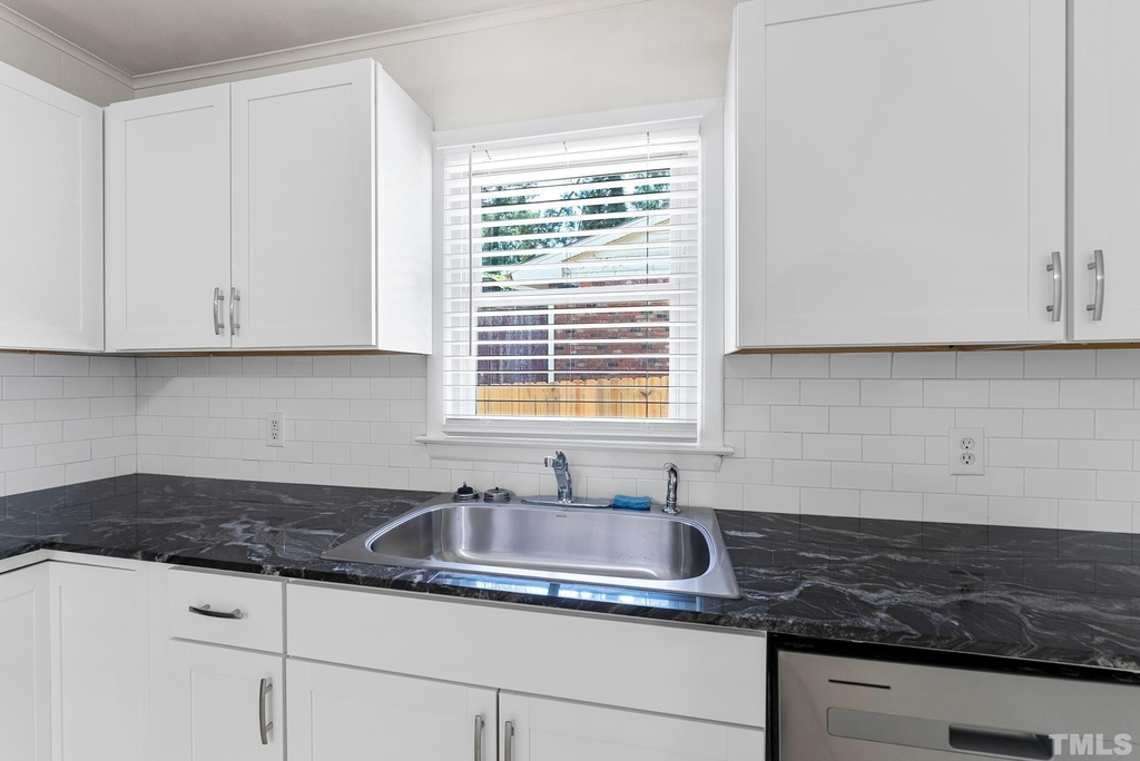 2808 Bardwell Road - Photo 10