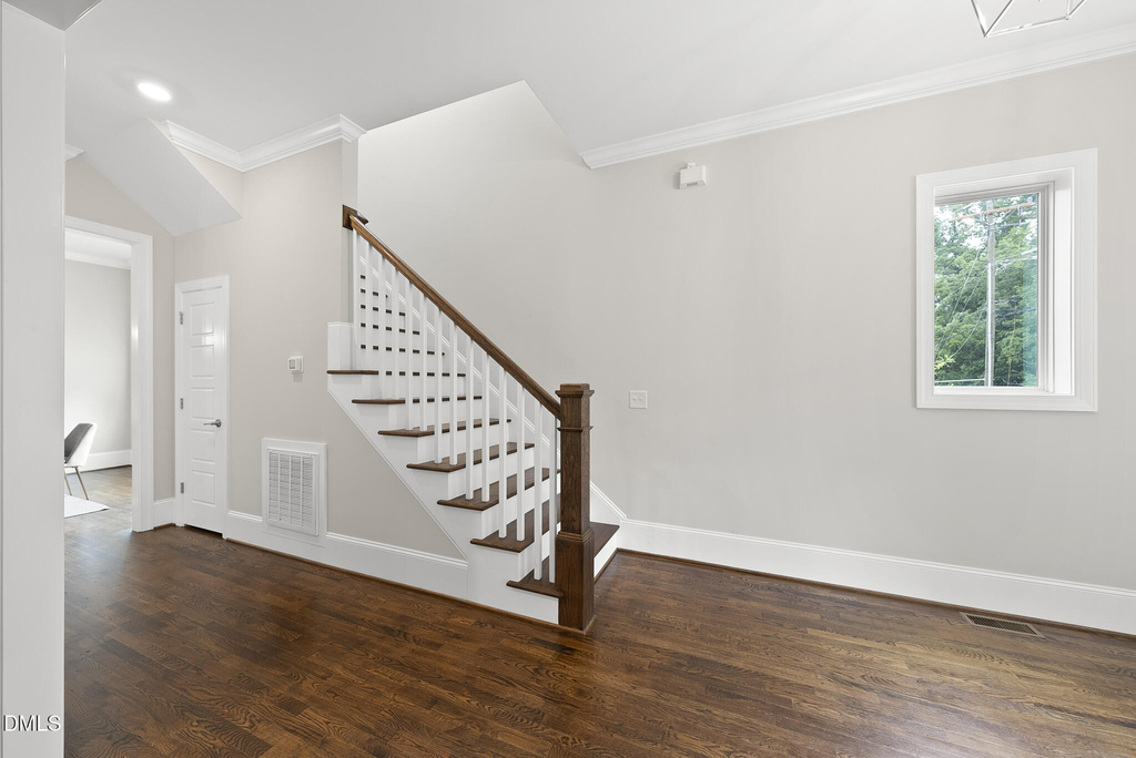 800 Gannett Street - Photo 2