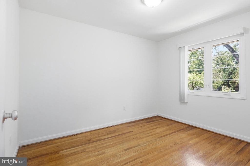 5364 Pooks Hill Road - Photo 8