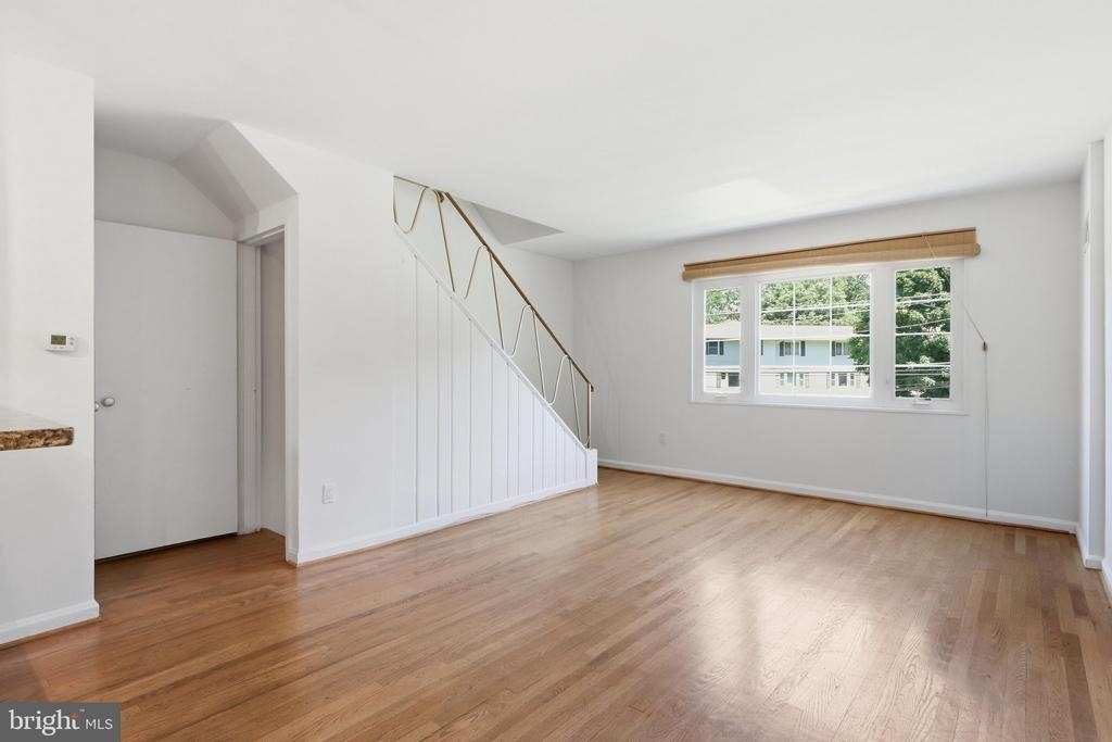 5364 Pooks Hill Road - Photo 2