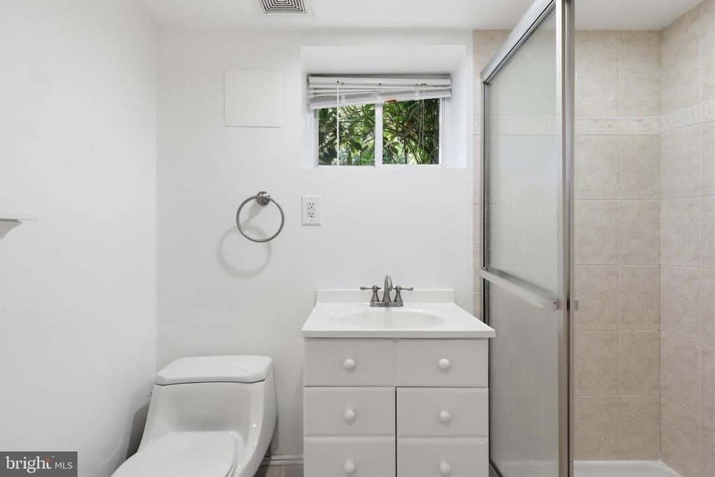 5364 Pooks Hill Road - Photo 12