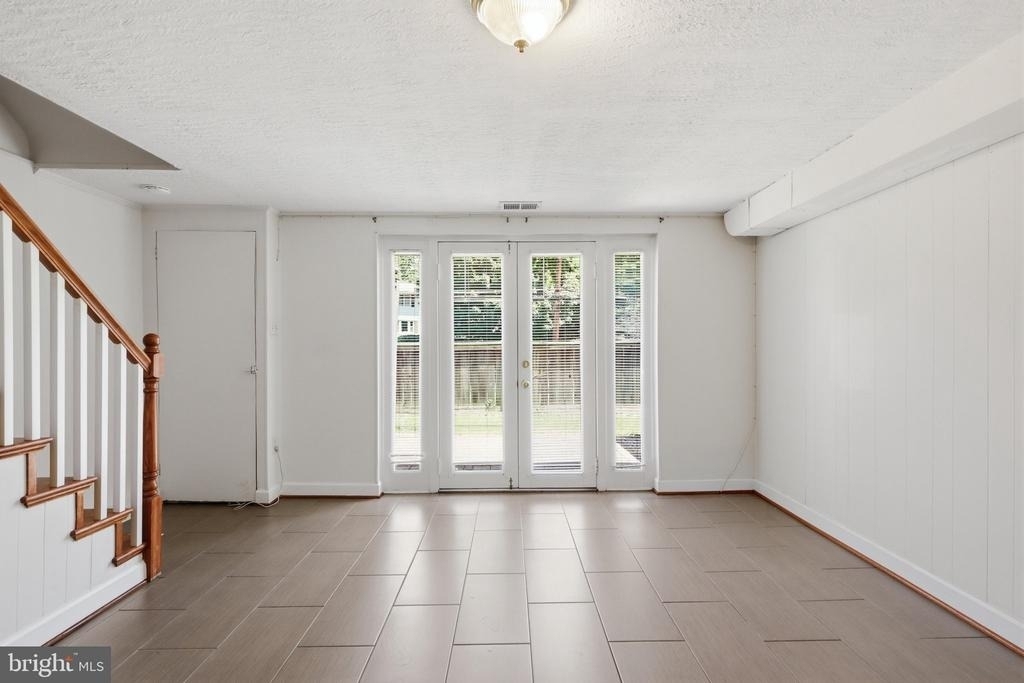 5364 Pooks Hill Road - Photo 10