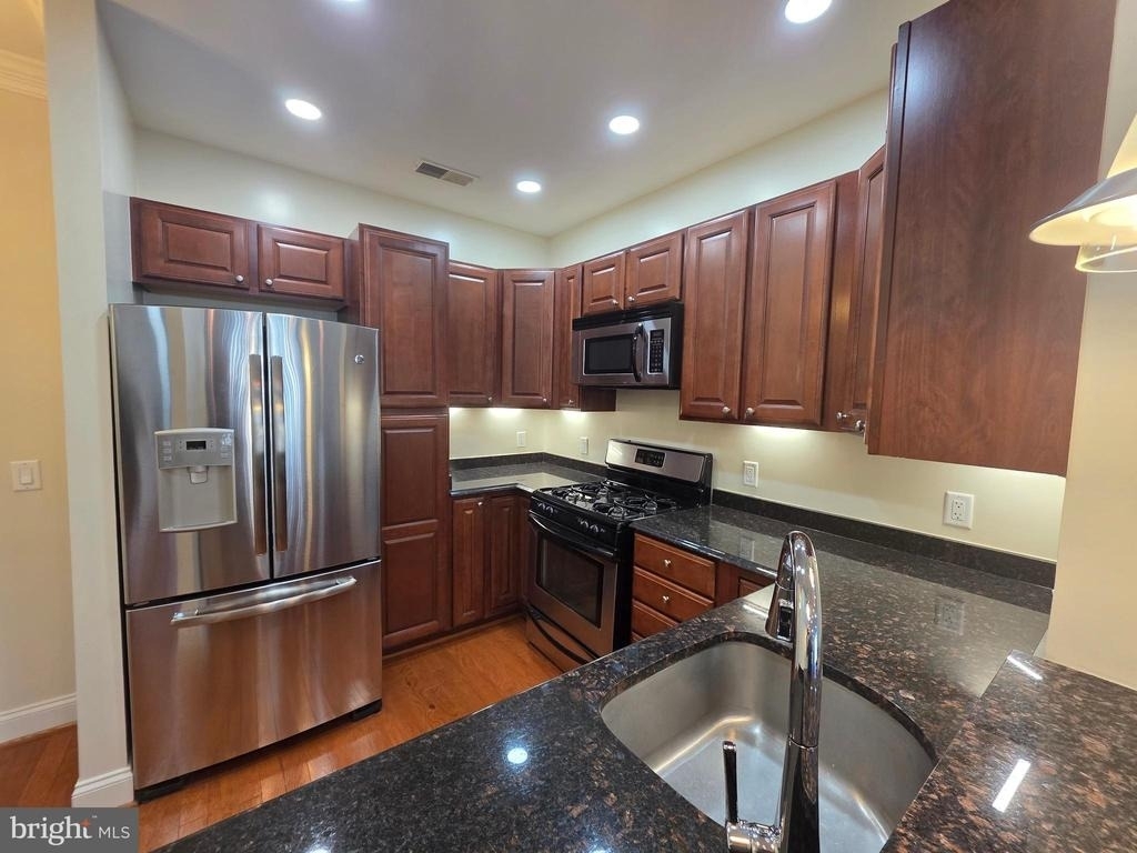 38 Maryland Avenue - Photo 1