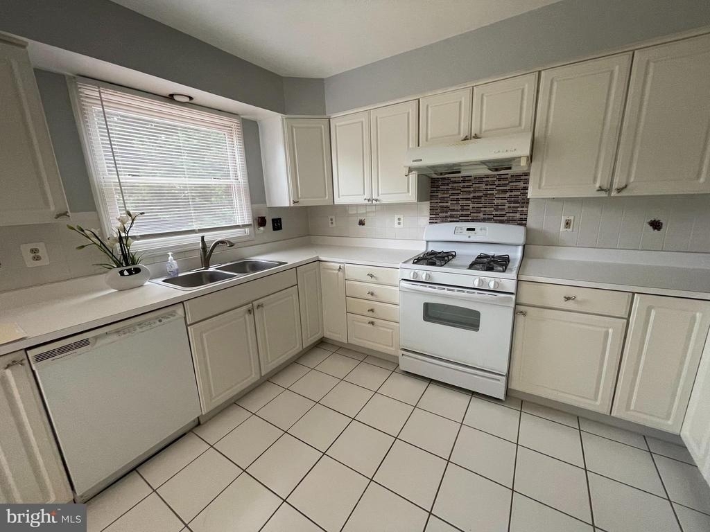 10136 Treble Court - Photo 6