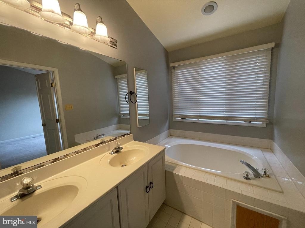 10136 Treble Court - Photo 9