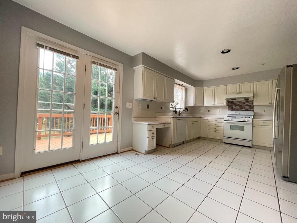 10136 Treble Court - Photo 5