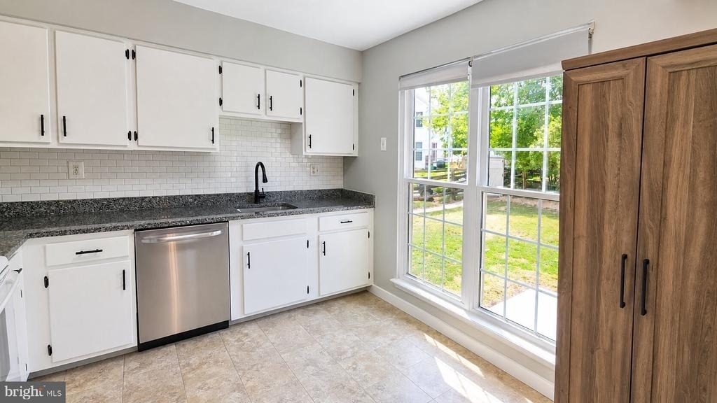 3447 Iris Place - Photo 12