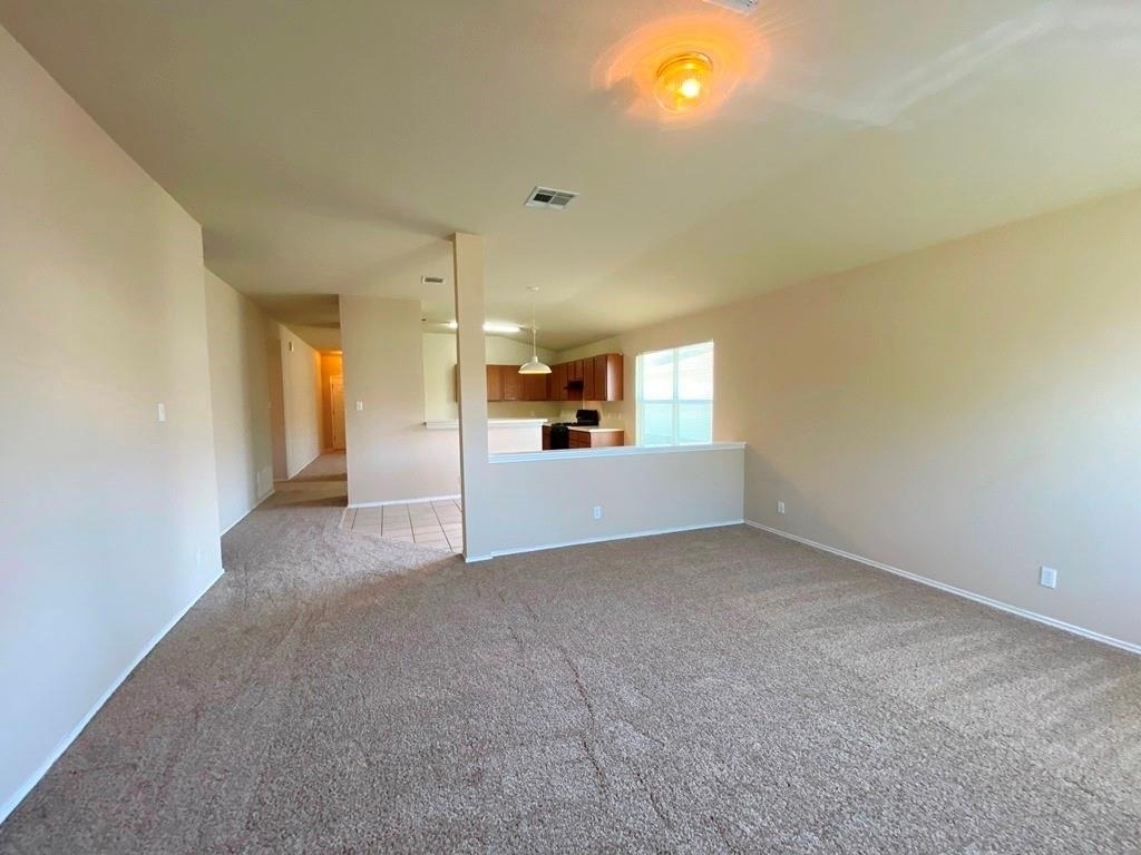 218 Jennifer Ln - Photo 2