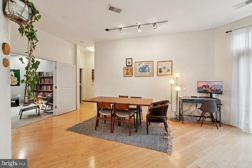 1209 N Charles Street - Photo 4