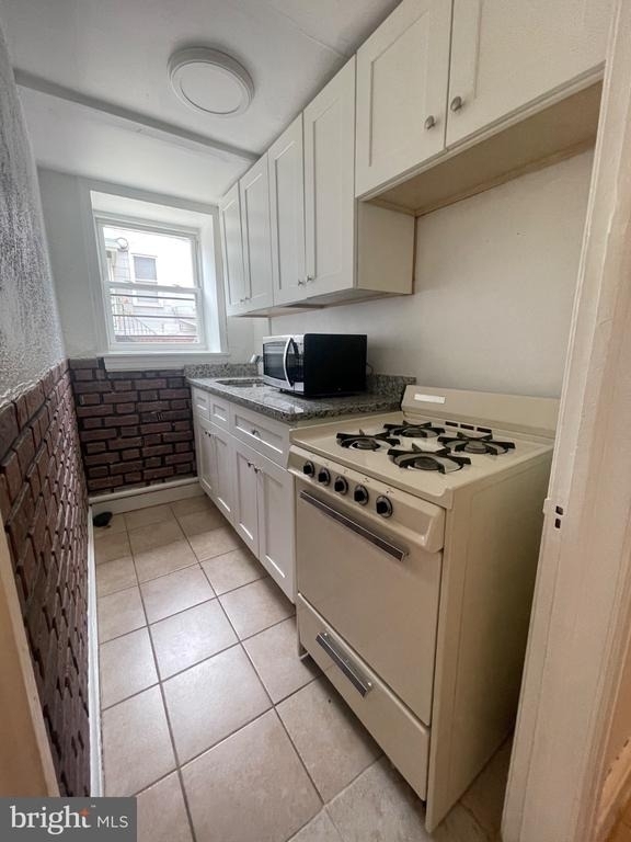 3301 Guilford Avenue - Photo 7