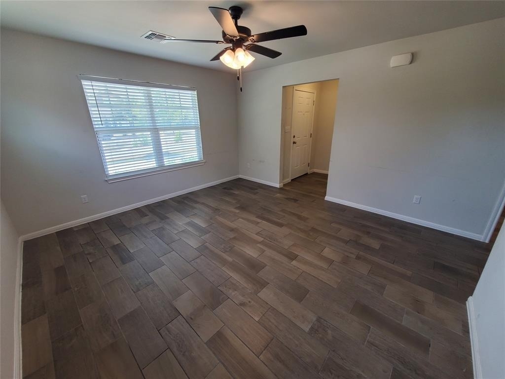 1158 Esplanade Pkwy - Photo 3