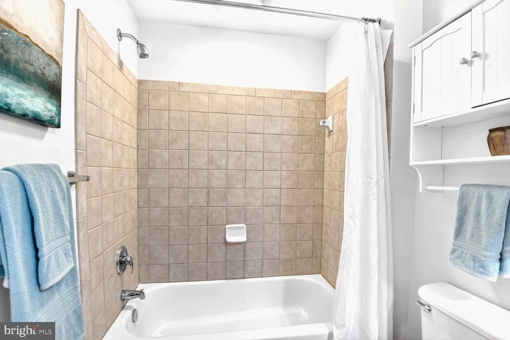 1390 Kenyon Street Nw - Photo 13