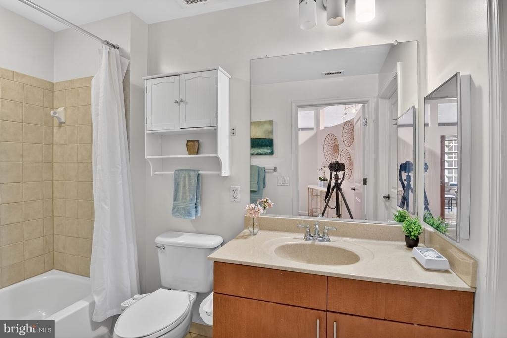 1390 Kenyon Street Nw - Photo 12