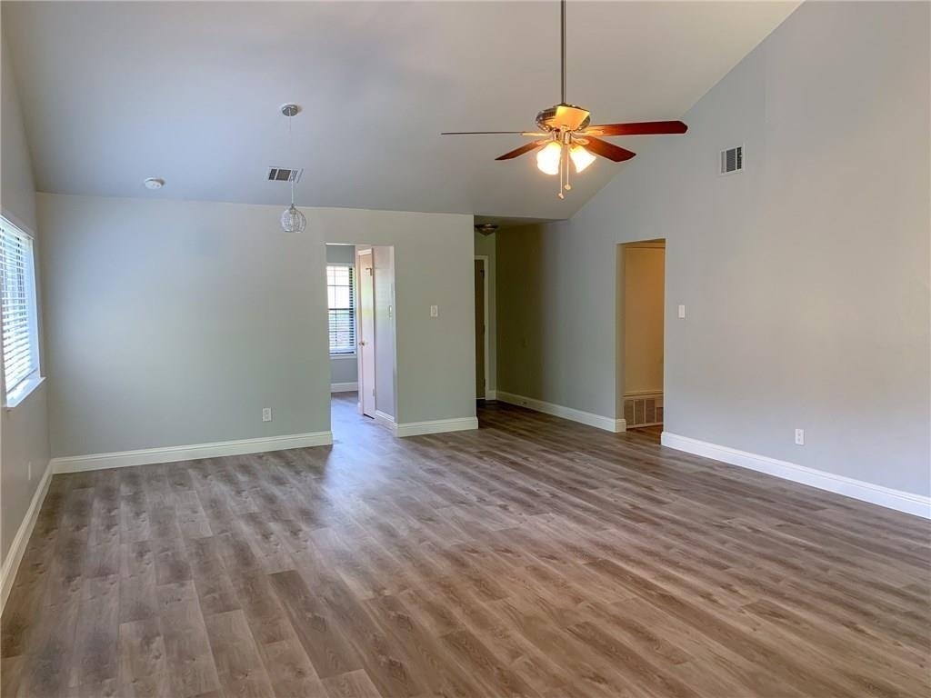 1604 Holstein Dr - Photo 5